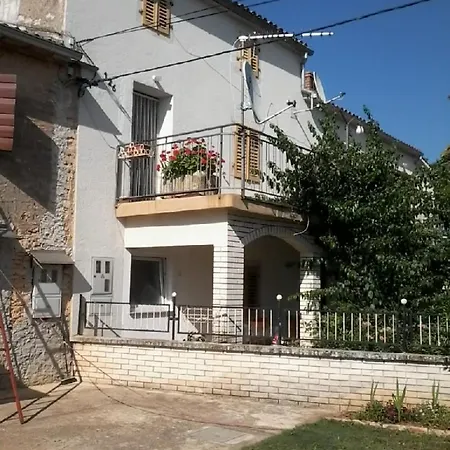 With A Parking Space Galizana, Fazana - 11712 Apartmán Galižana