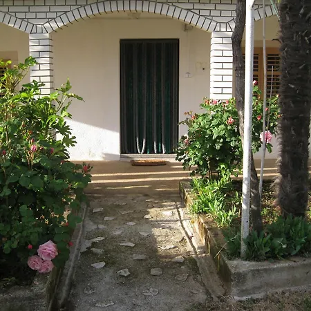 With A Parking Space Galizana, Fazana - 11712 Apartmán Galižana